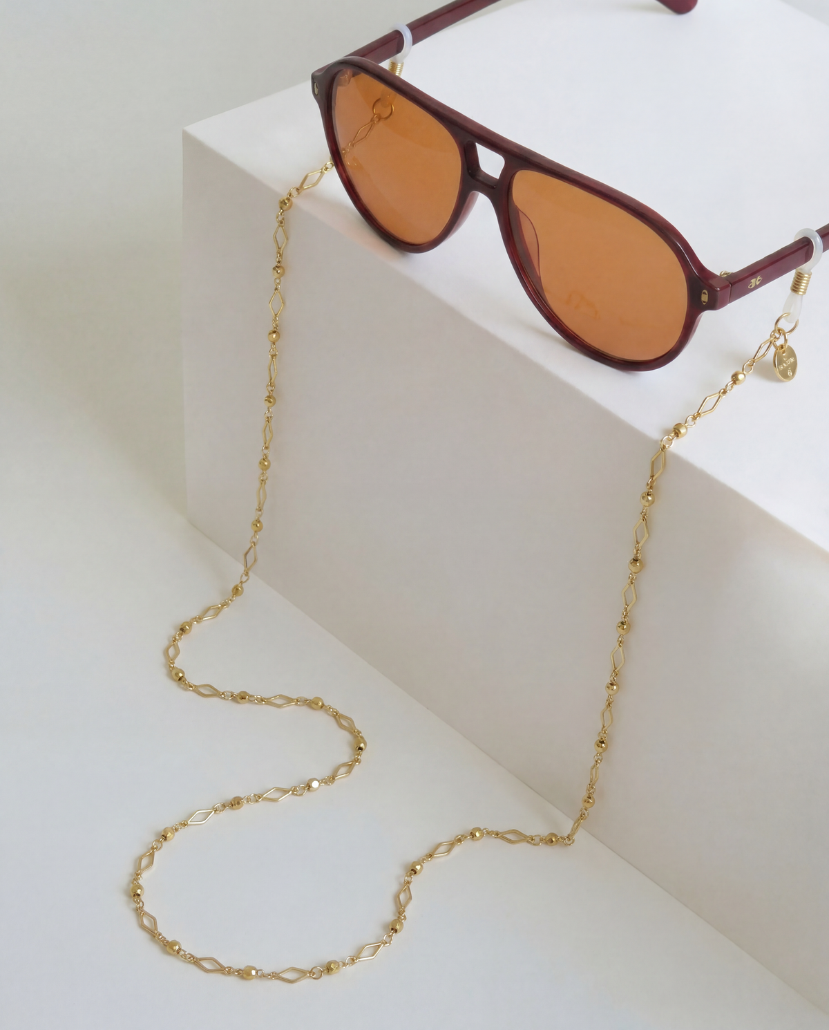 Fine twisted chain