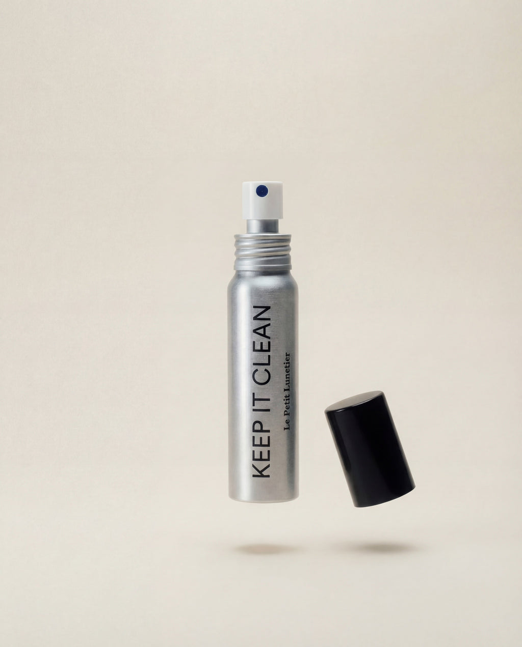 Pochette en cuir verte + spray
