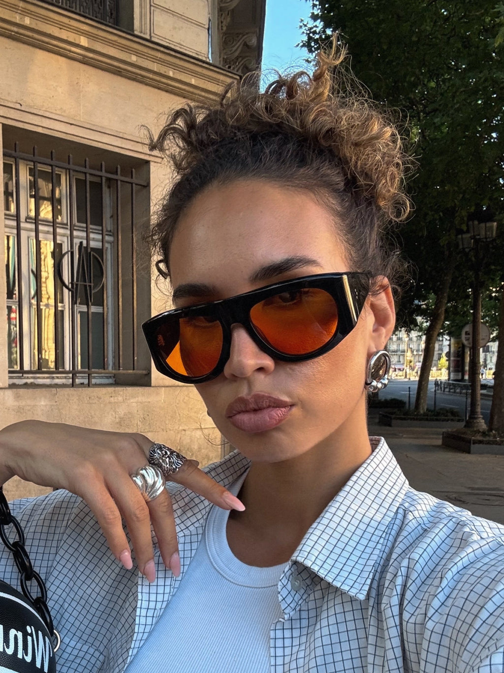Monica Noire et Orange - Solaire